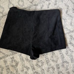Forever21 BLACK SUEDE SHORTS